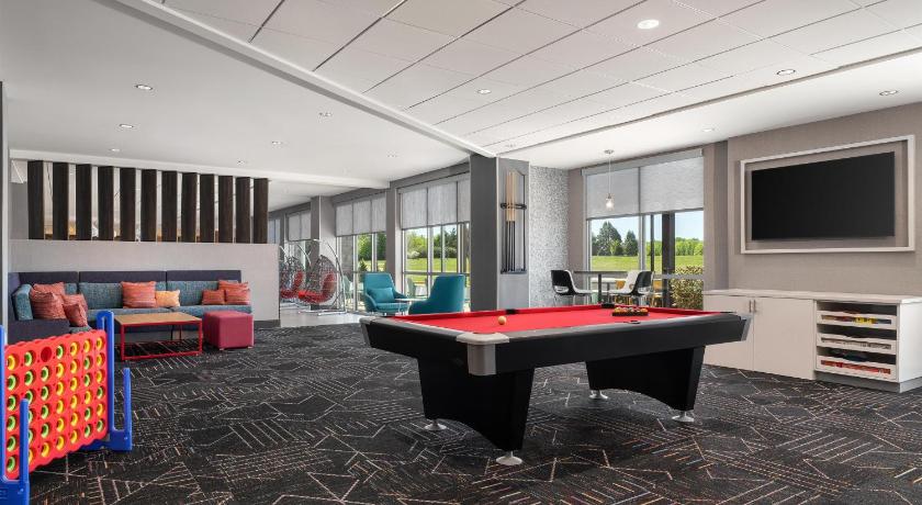 Home2 Suites by Hilton Burlington, NJ 24/36