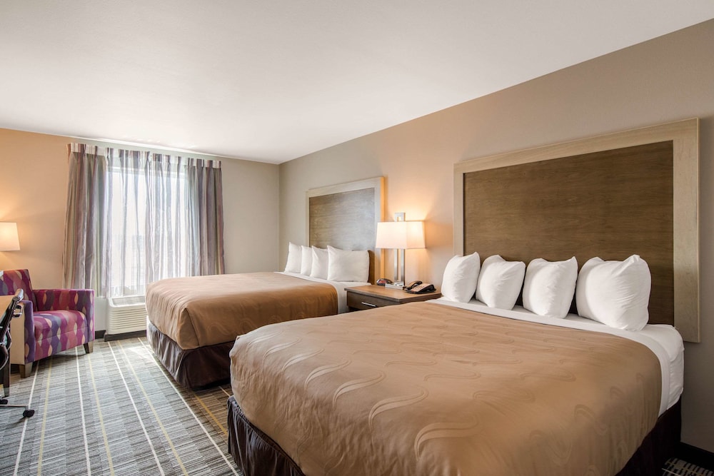 Quality Inn & Suites Carlsbad Caverns Area 17/44