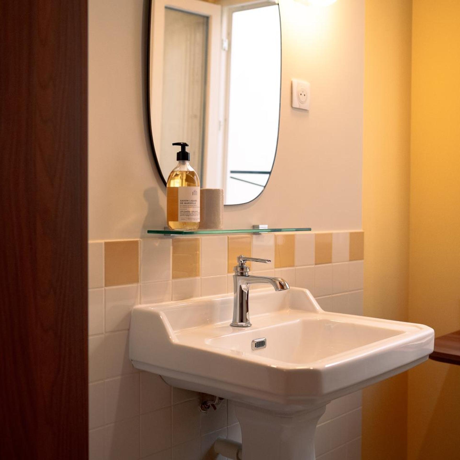 غرفة مفردة، HOTEL CAMELIA INTERNATIONAL 2/3