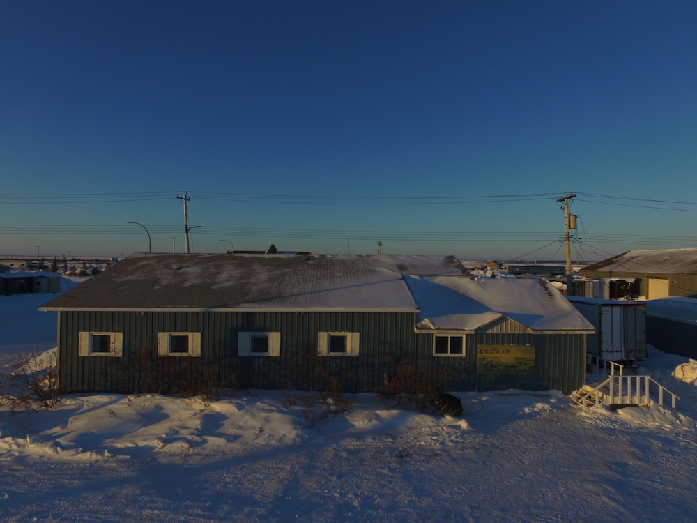IceBerg Inn 21/25
