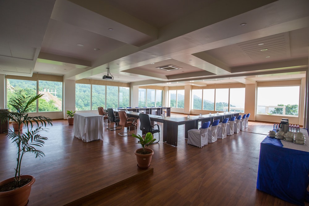 The G Mount Valley Resort & Spa 40/49