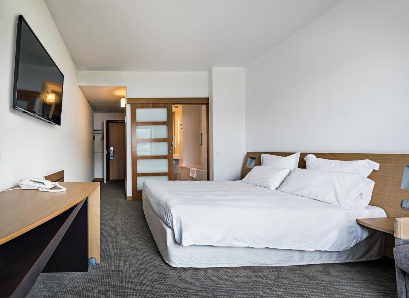 Hotel Puerta de Bilbao 7/50