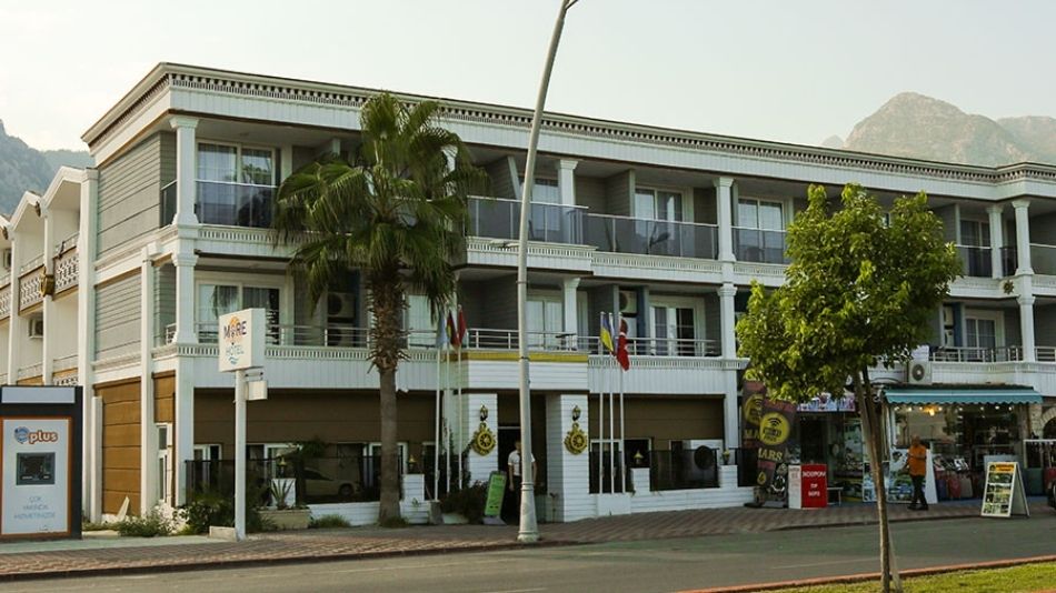 More Hotel 30/34