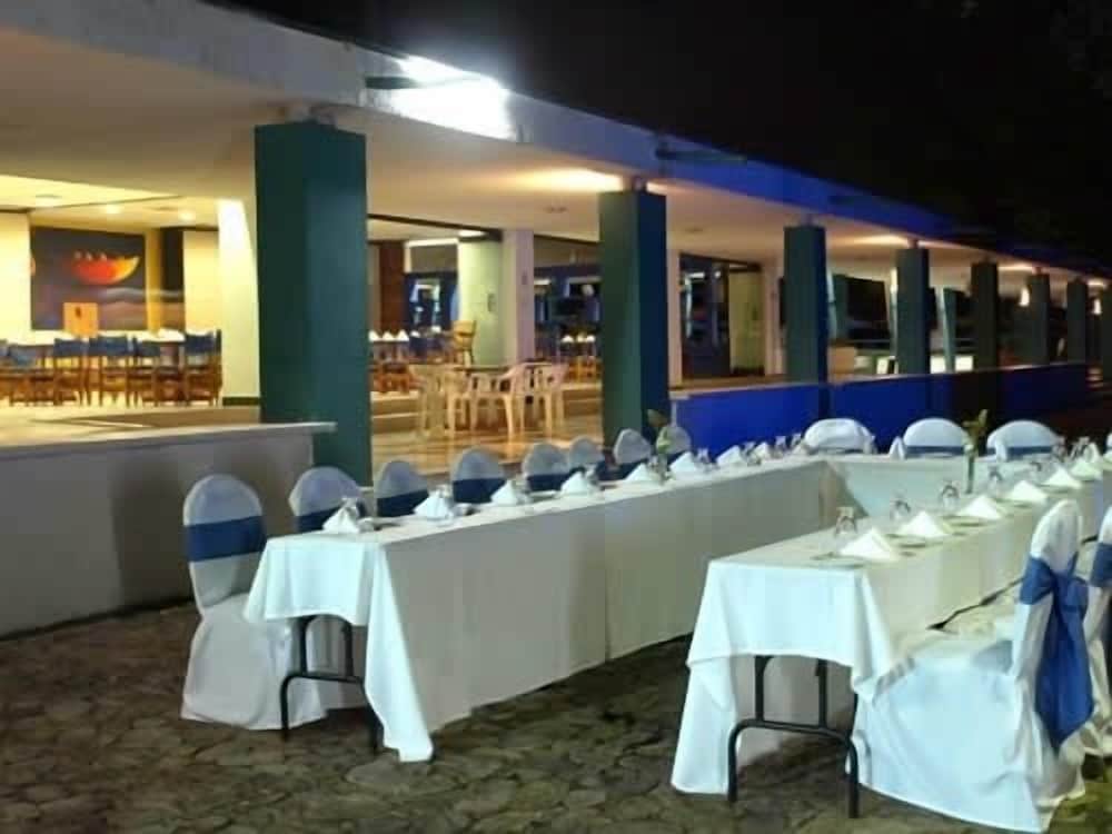 Hotel Guadaira Resort 32/49