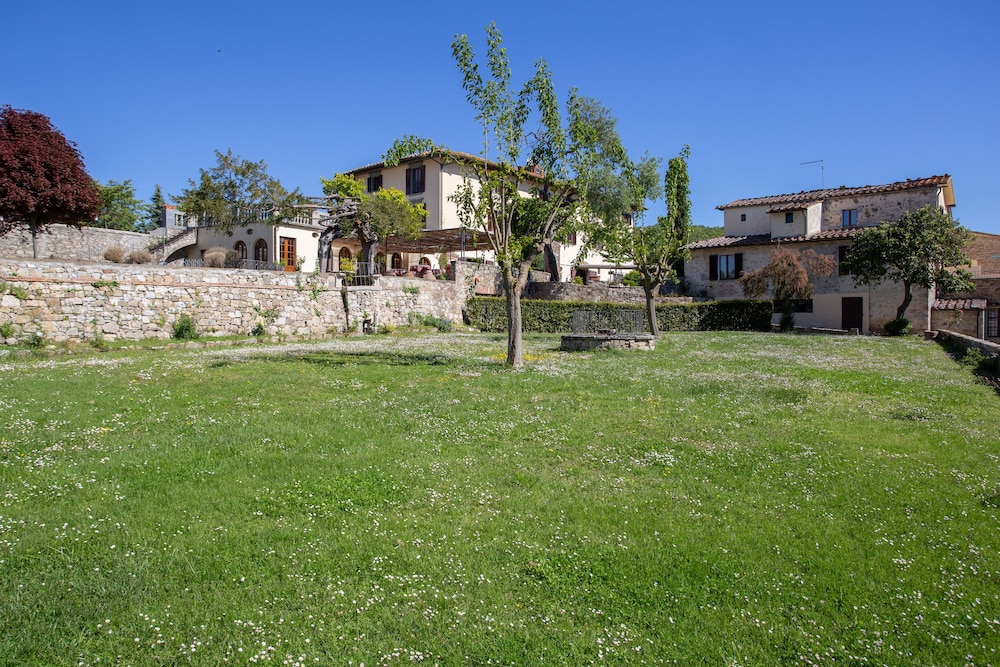 Casafrassi Hotel 67/73