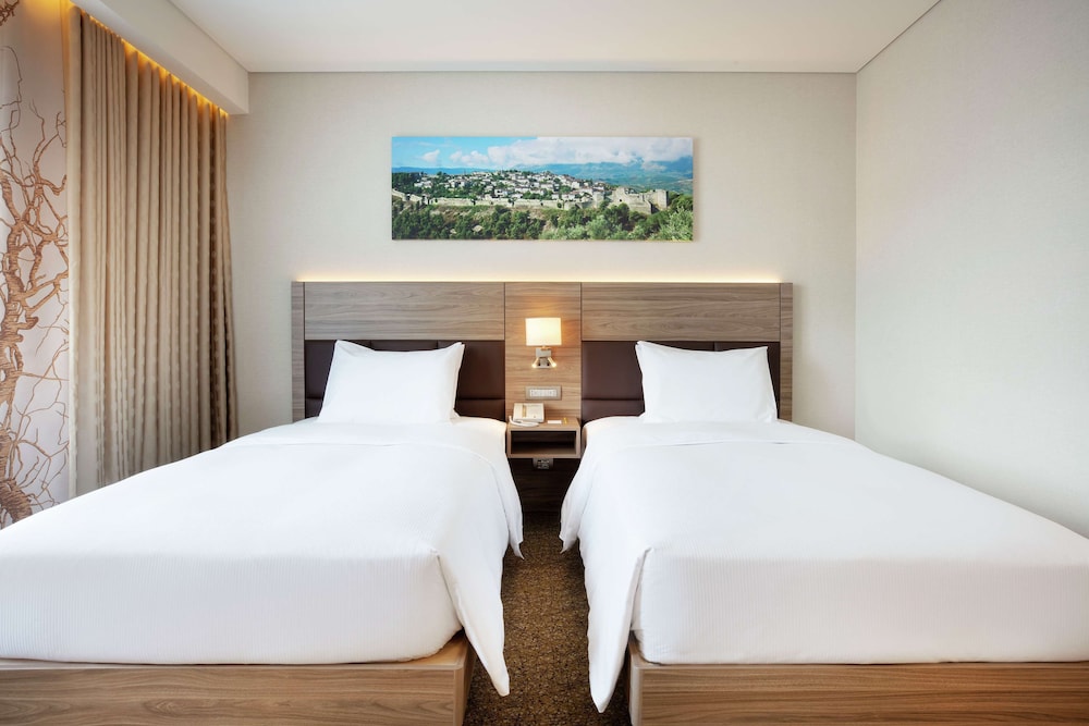 Hilton Garden Inn Tirana 27/81