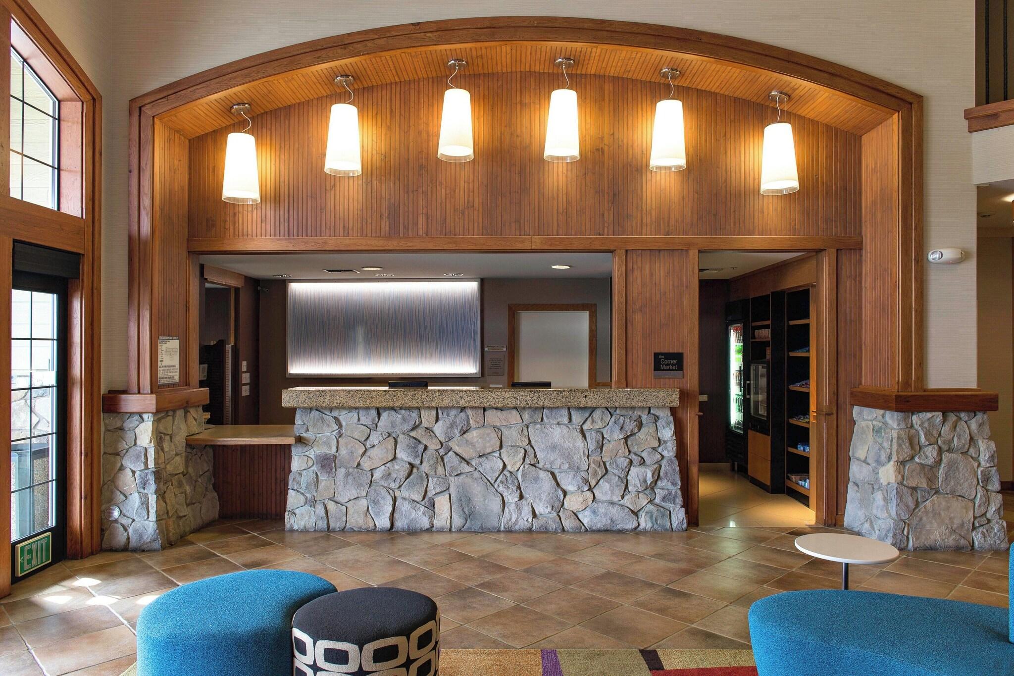 Lobby at Fairfield Inn And Suites Santa Rosa Sebastopol, SEBASTOPOL - CA