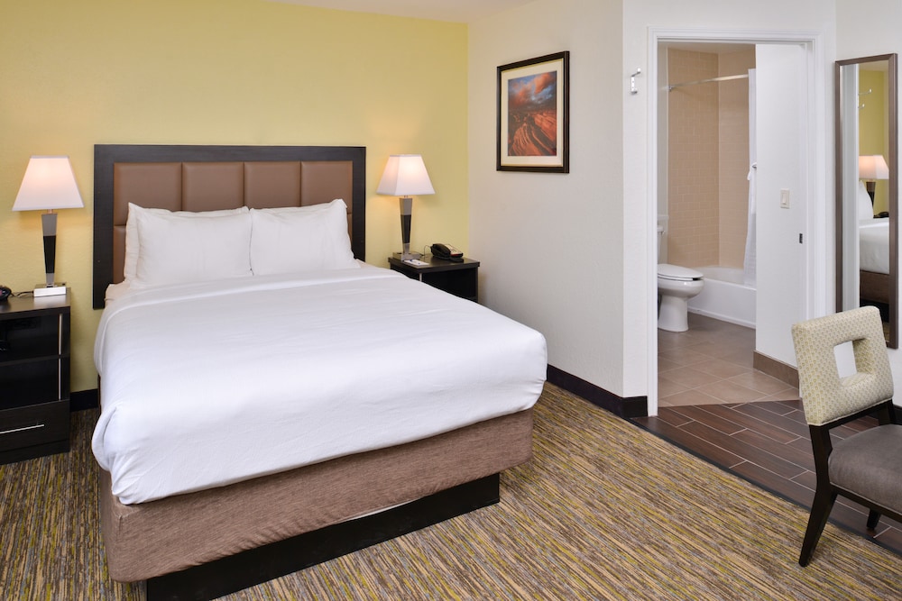 CANDLEWOOD SUITES BEAUMONT 6/29
