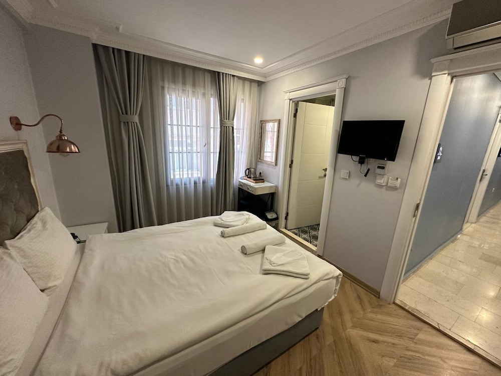 STANDARD, DOUBLE BED