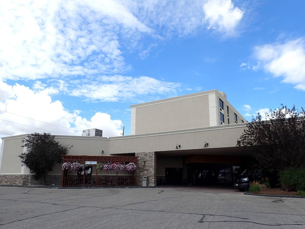 Ramkota Hotel And Conference Center 59/64