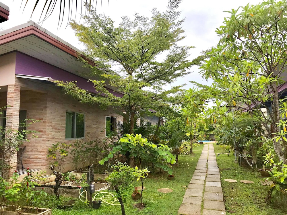 Canal Resort 65/69
