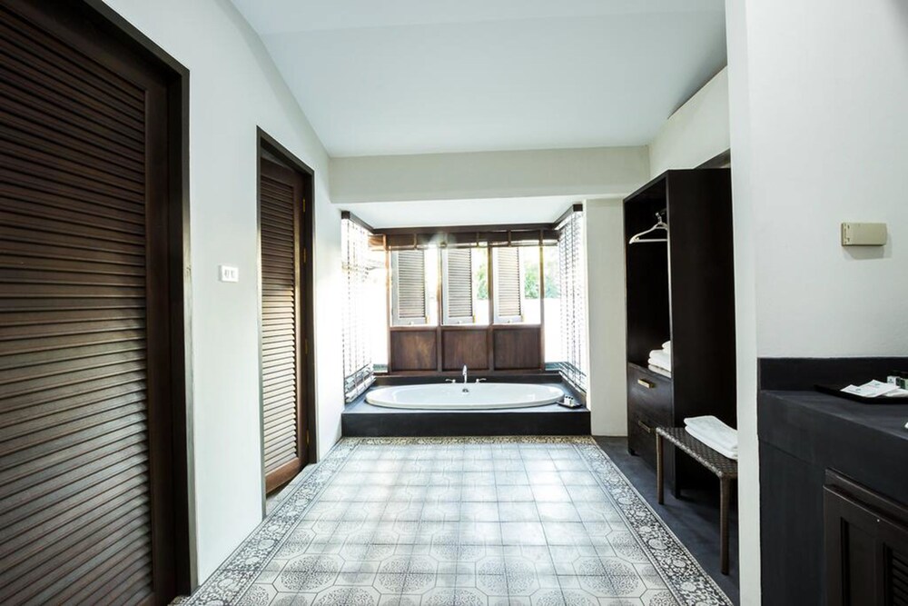 Jamadevi Hotel 14/91