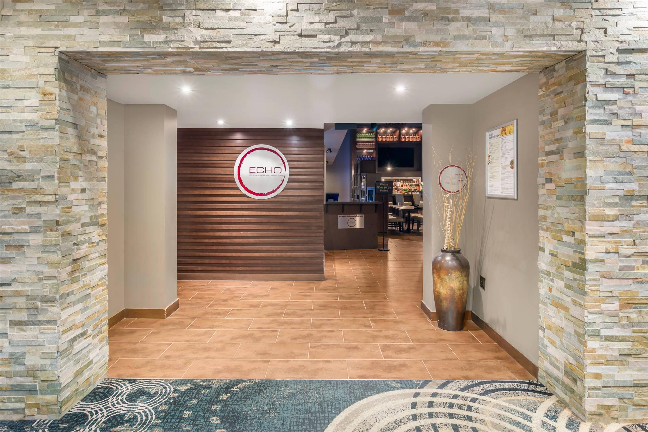 Clarion Hotel & Suites Brandon 12/35