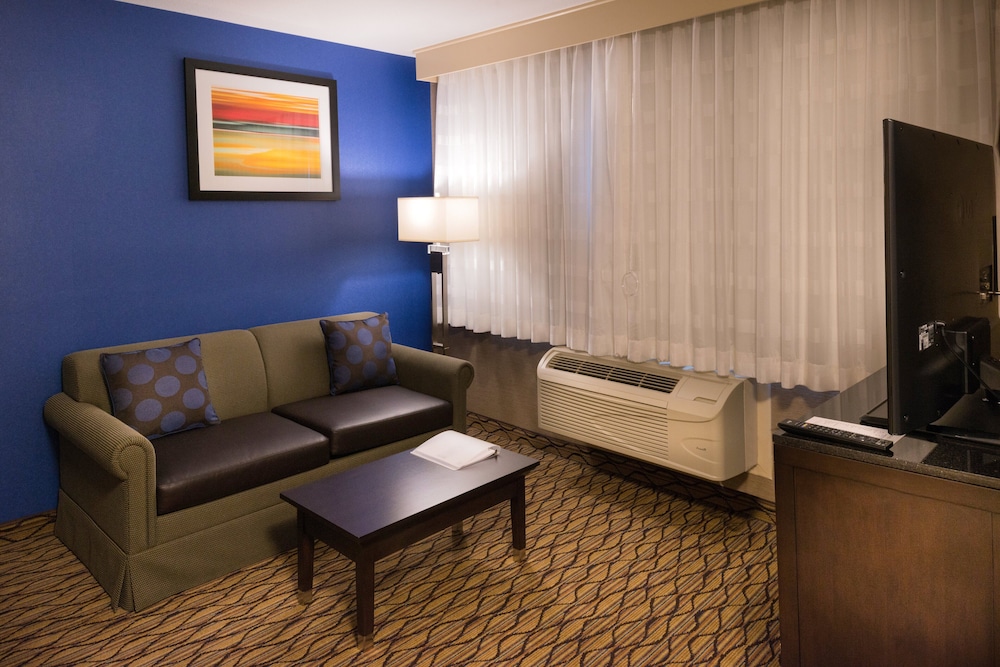 Holiday Inn Express Hotel Suites Pasadena Colorado Boulevard 45/59