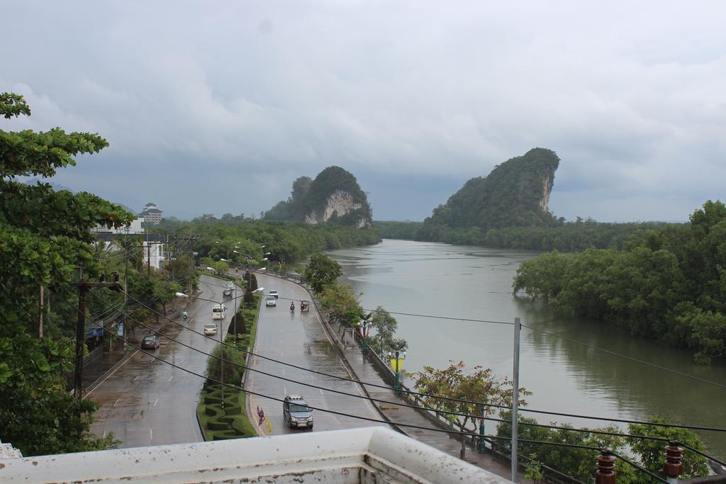 Grand Mansion Hotel 19/20