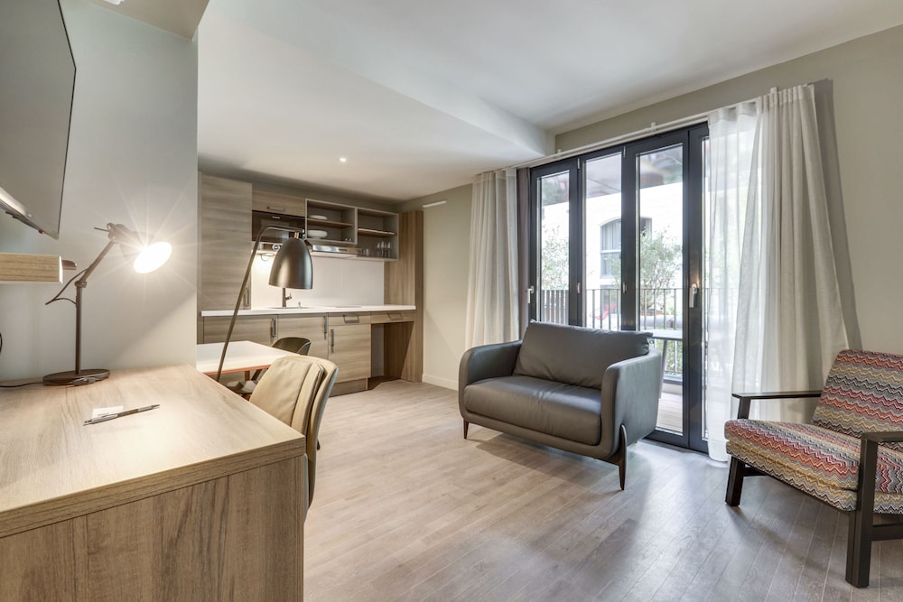 Le Triomphe Paris 40/59