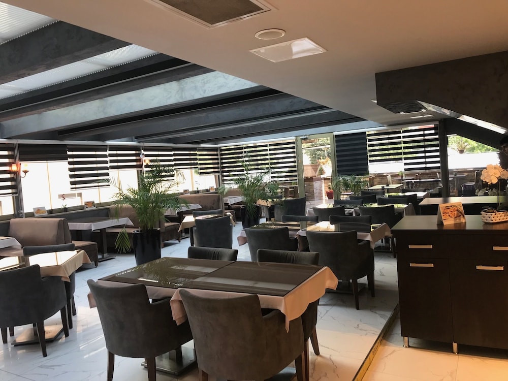 Orya Hotel 54/63