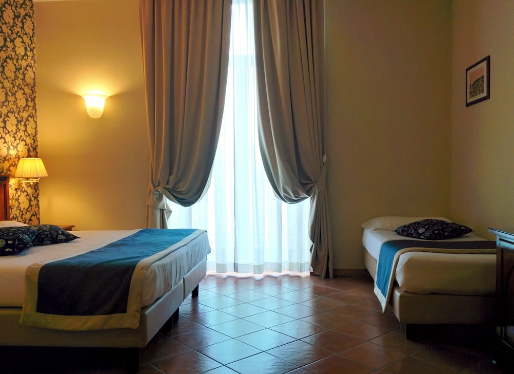 Hotel Nuvo 20/50