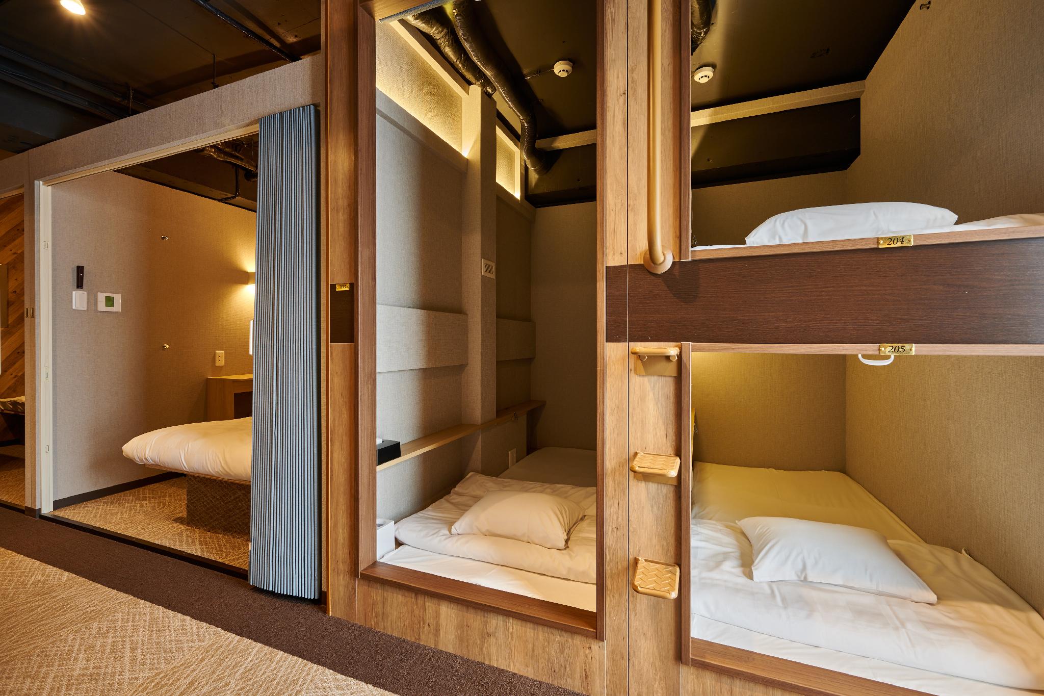 Capsule, Shared Bathroom