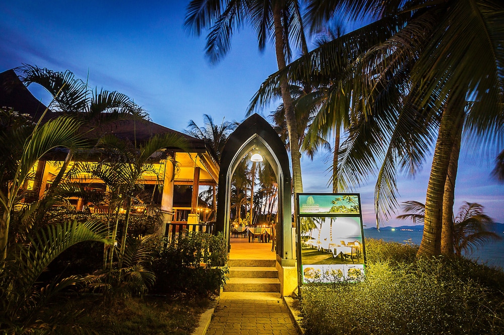 Coco Palm Beach Resort 52/66