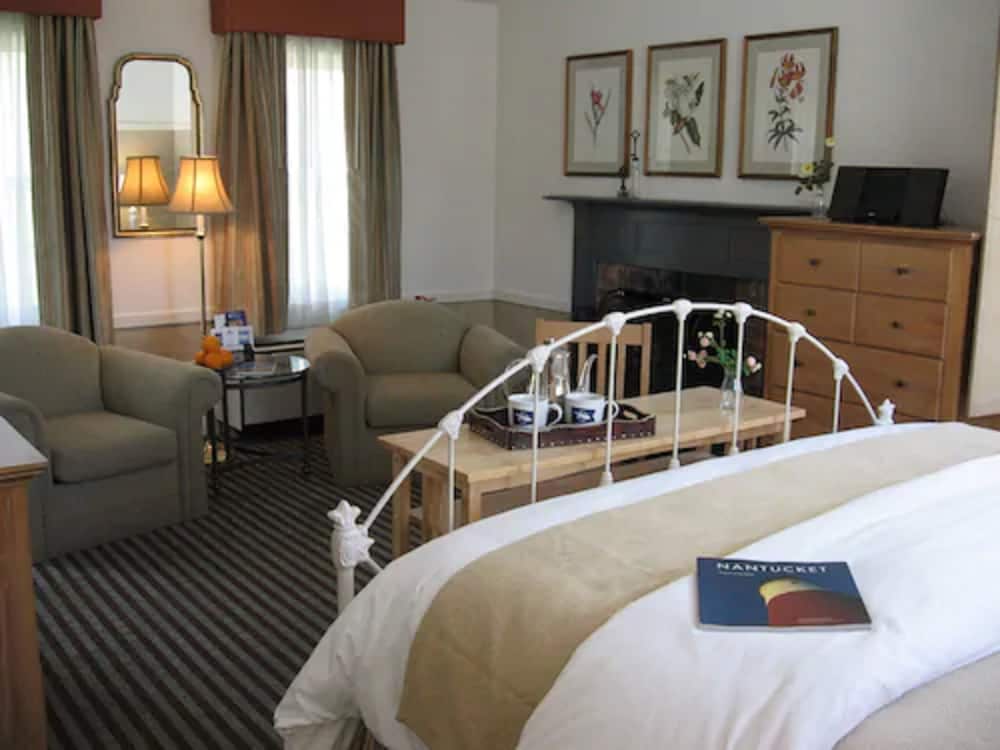 Nantucket Inn 35/55