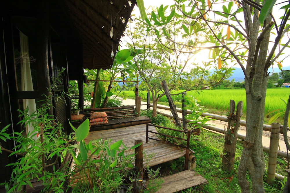 Khun Nai Tern Sai - Adults Only 15/24