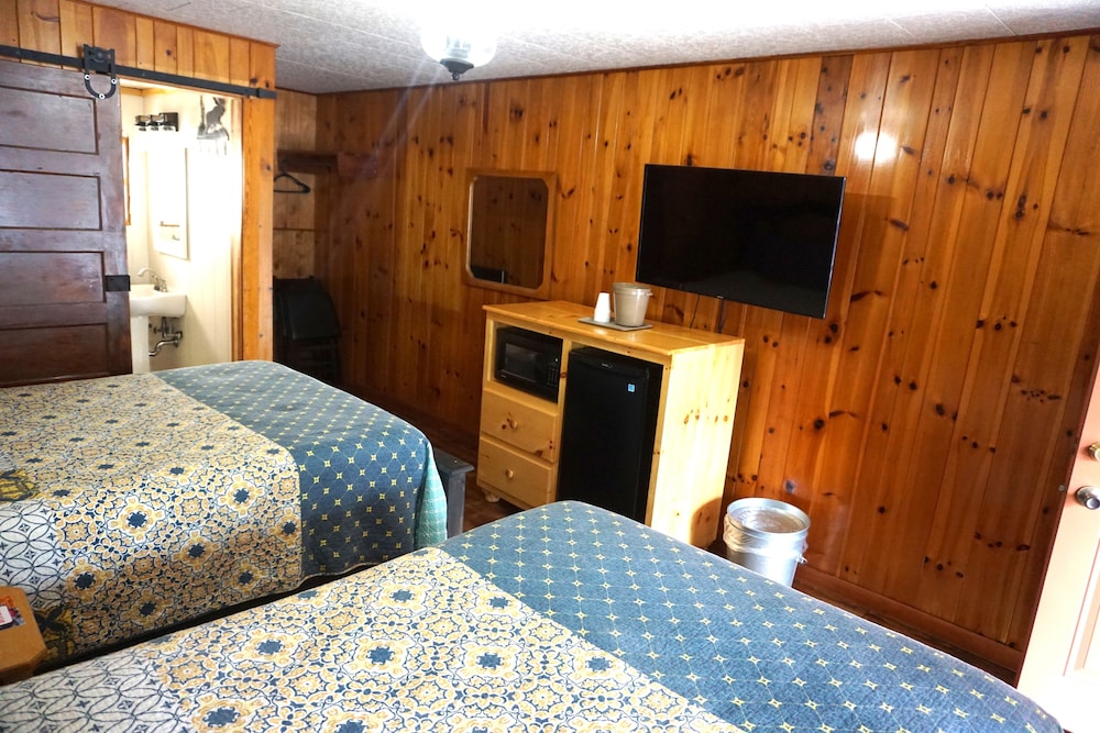 Marshall's Creek Rest Motel 62/71