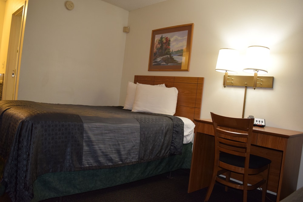 Oak Tree Inn Livonia West 14/22