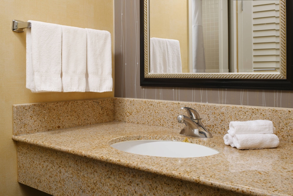 Courtyard by Marriott Dallas Richardson at Spring Valley 43/46