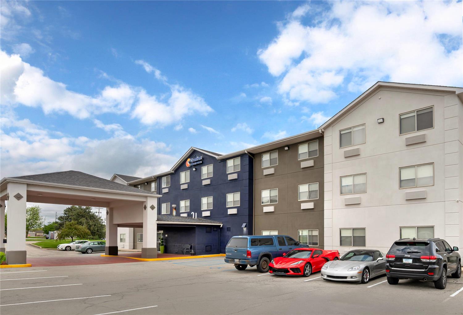 Comfort Inn & Suites North Greenfield 18/21