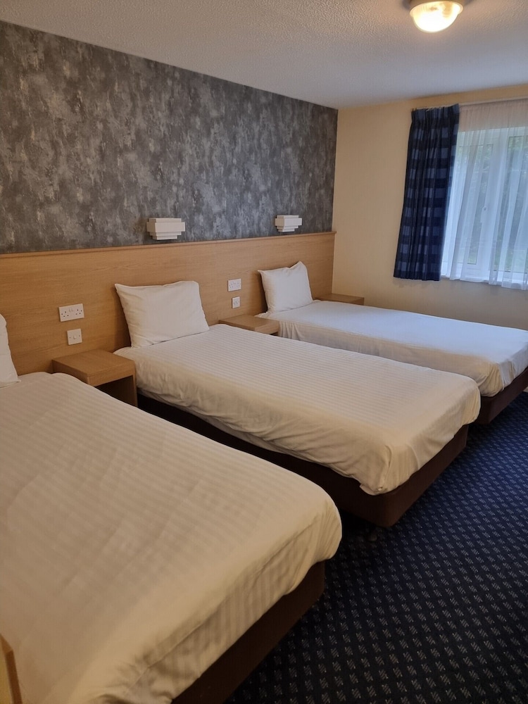 Travel Plaza Hotel 5/69