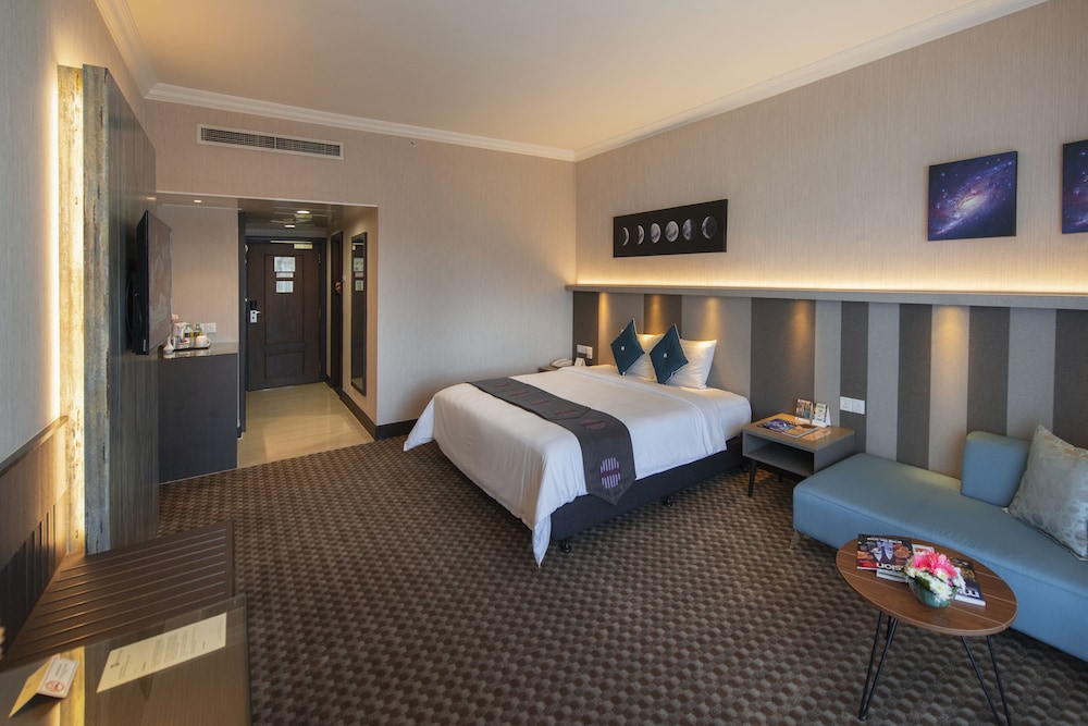 Bangi Resort Hotel 10/71