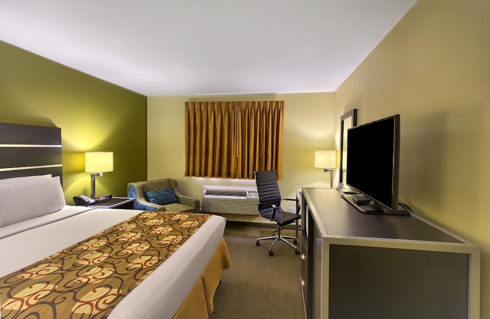 Country Hearth Inn Knightdale Raleigh 13/28