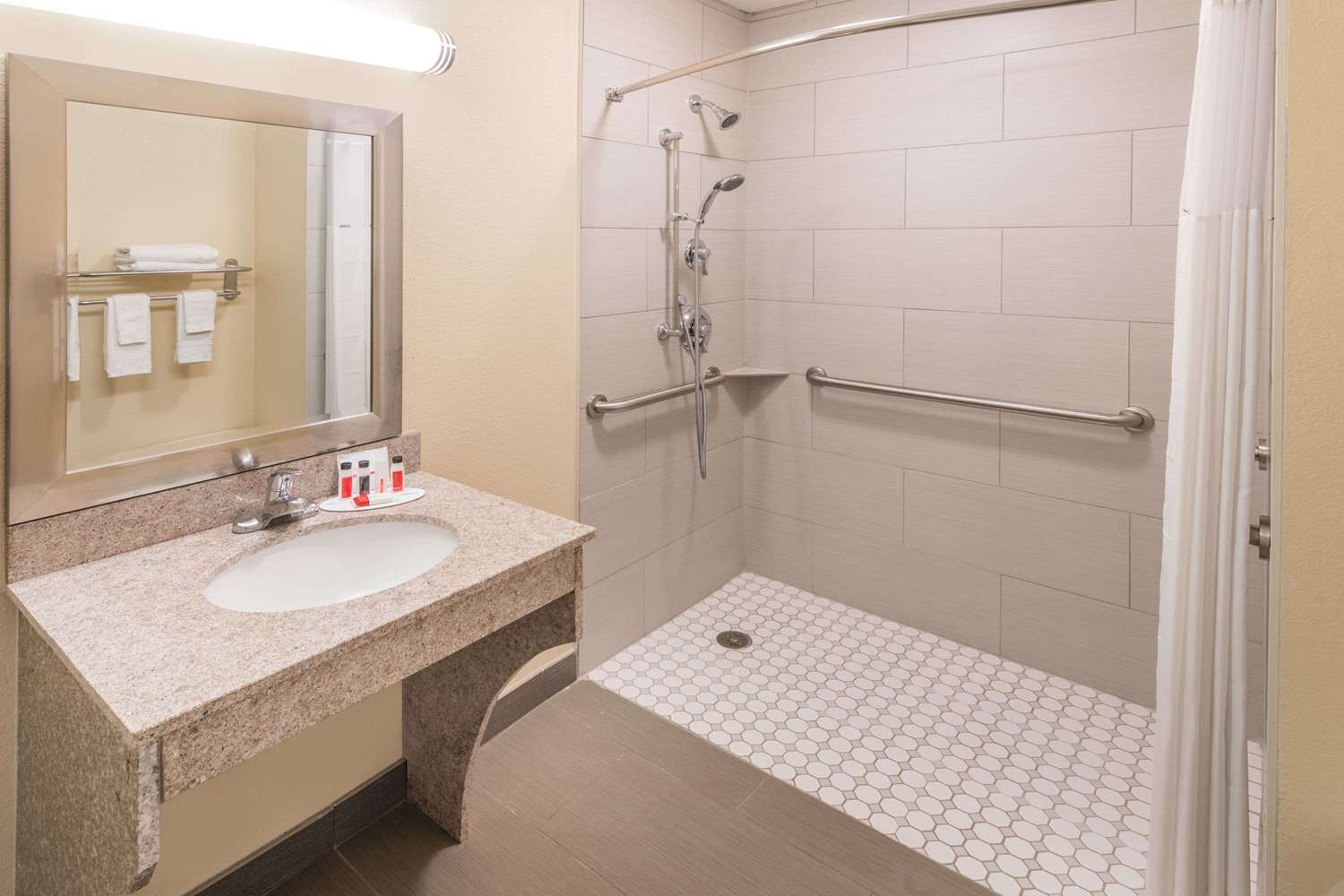 Days Inn By Wyndham Madison 12/13