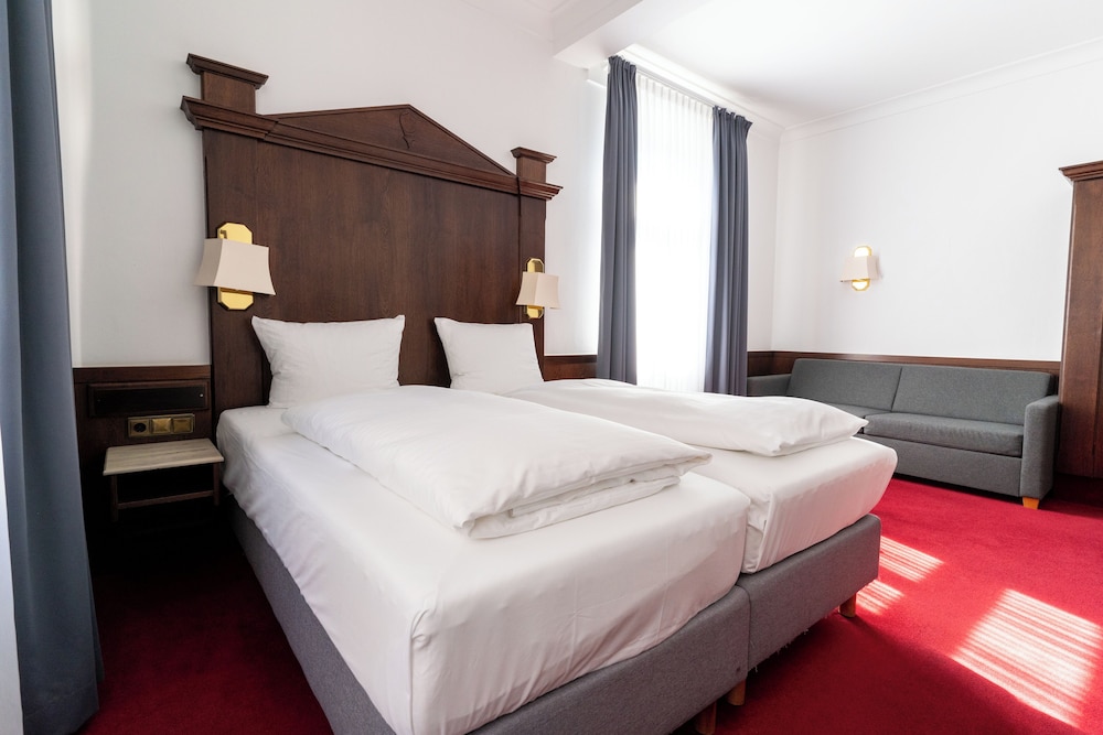 Hotel Zum Ritter St Georg 12/50