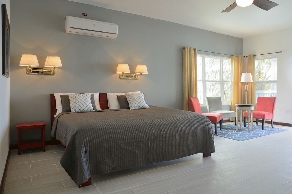 Parrot Cove Lodge 22/72