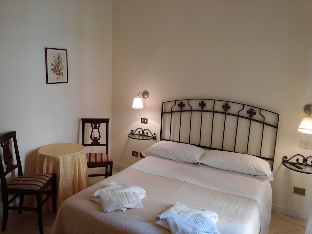 Marta Guest House 5/24
