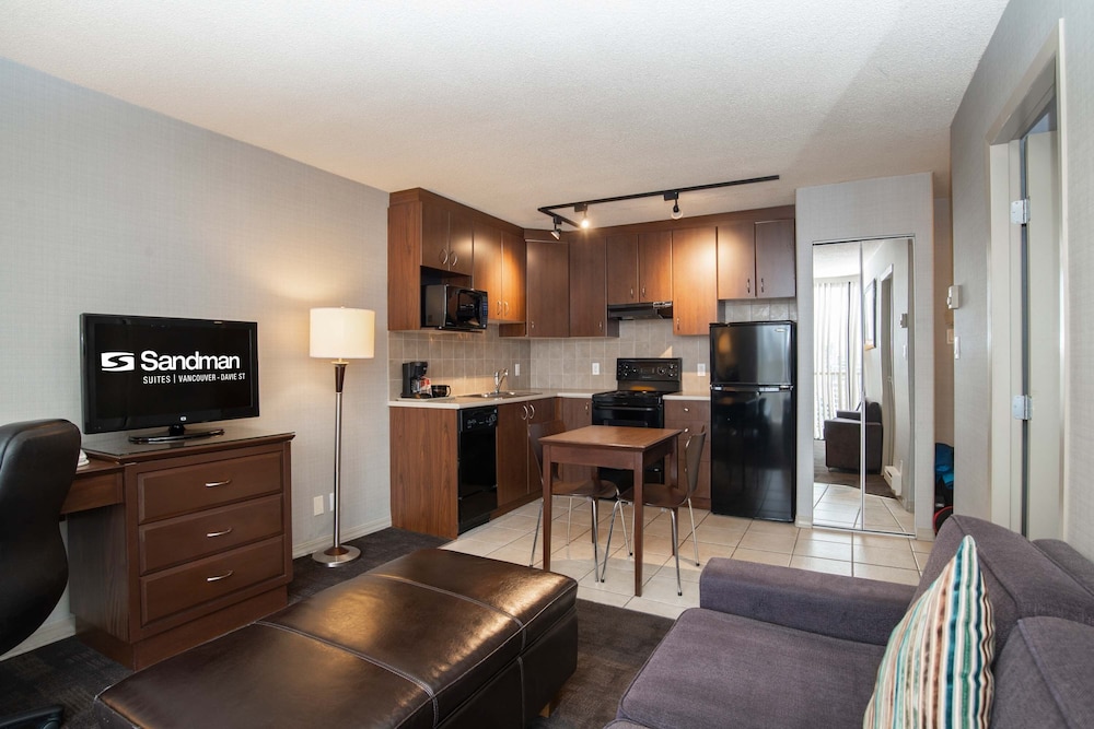 Sandman Suites Vancouver Davie Street 37/43