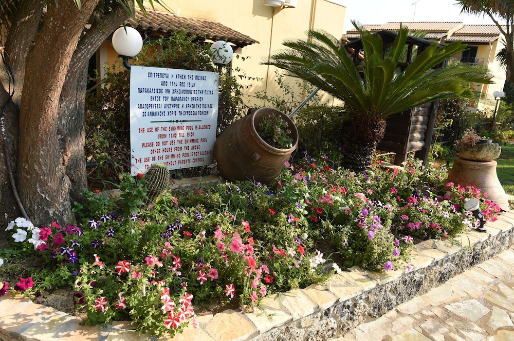 Spiti Nikos in CORFU