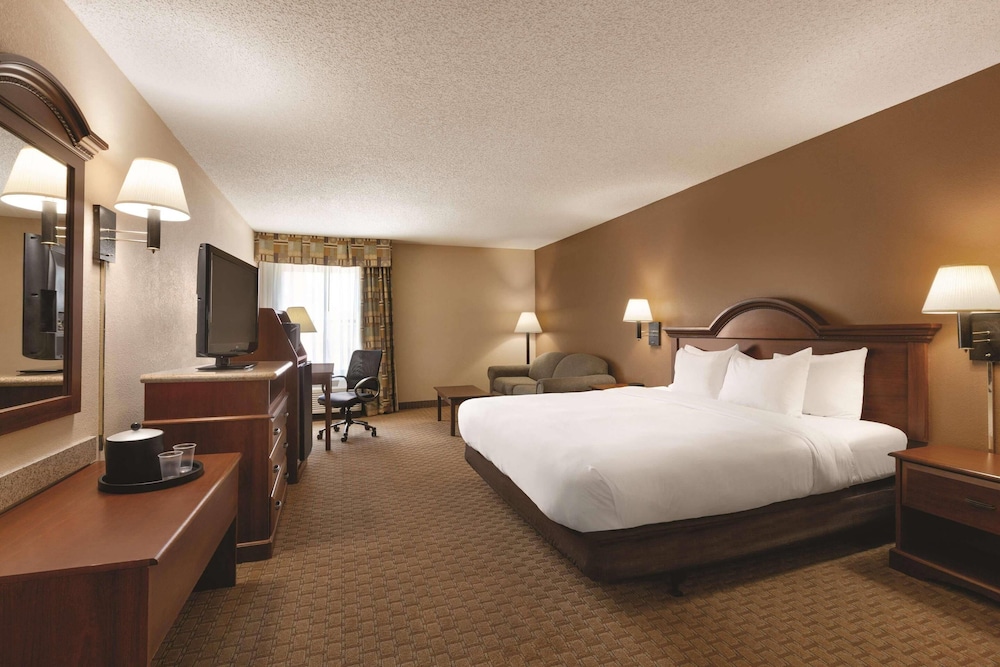 غرفة بسرير كينج لذوي الإعاقة، Comfort Inn & Suites Portland Corpus Christi 4/9