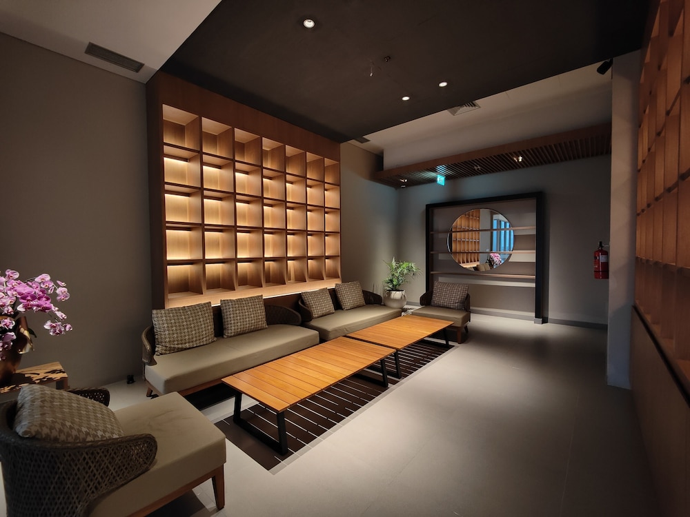 Ra Suites Simatupang 32/50