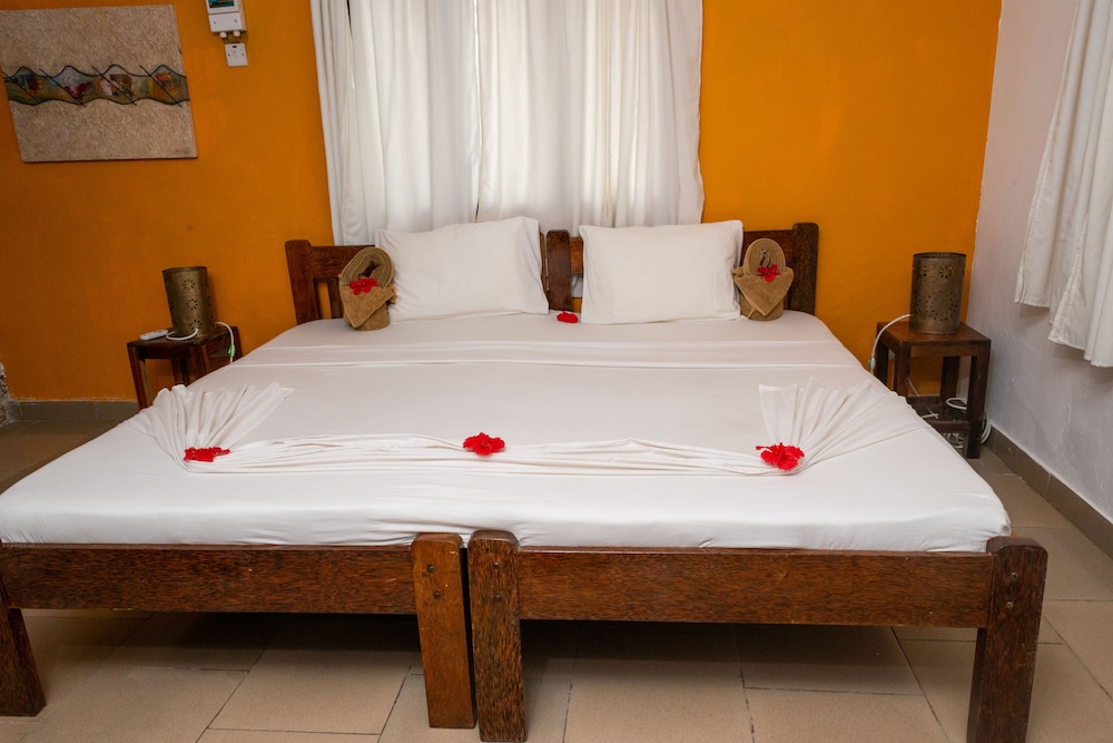 Coral Rock Hotel 13/50