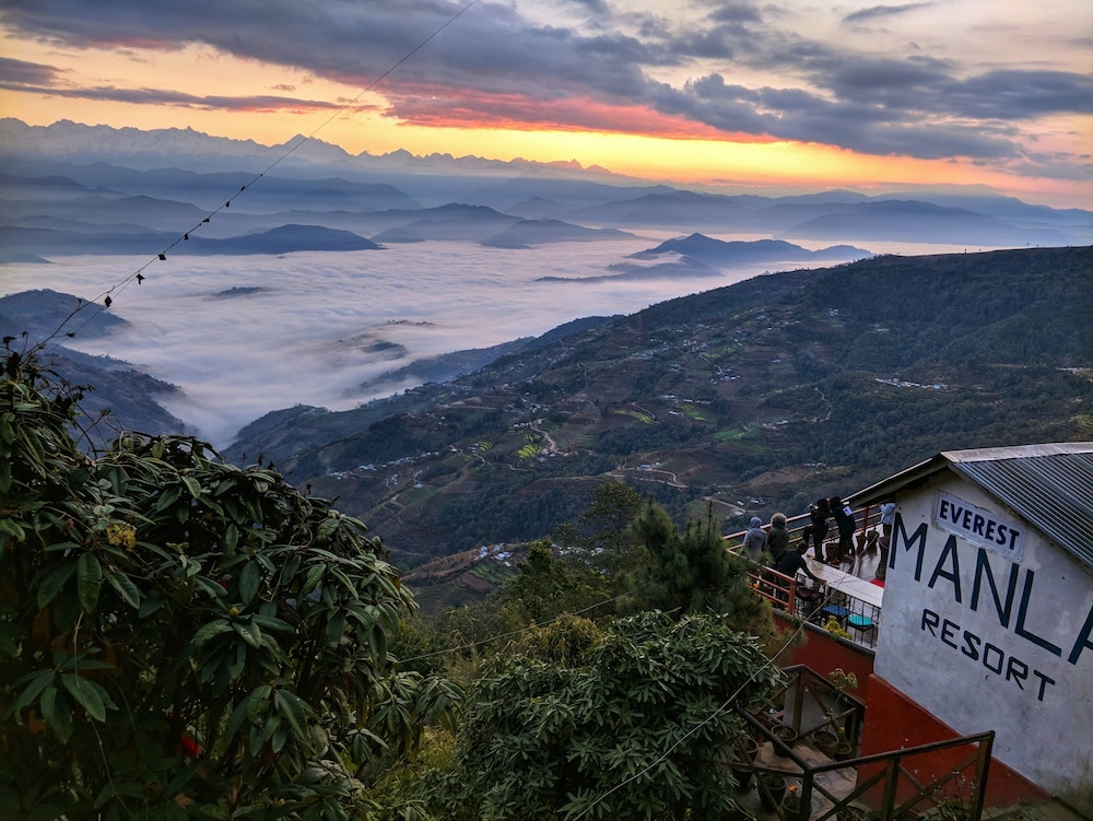 Everest Manla Resort 35/50