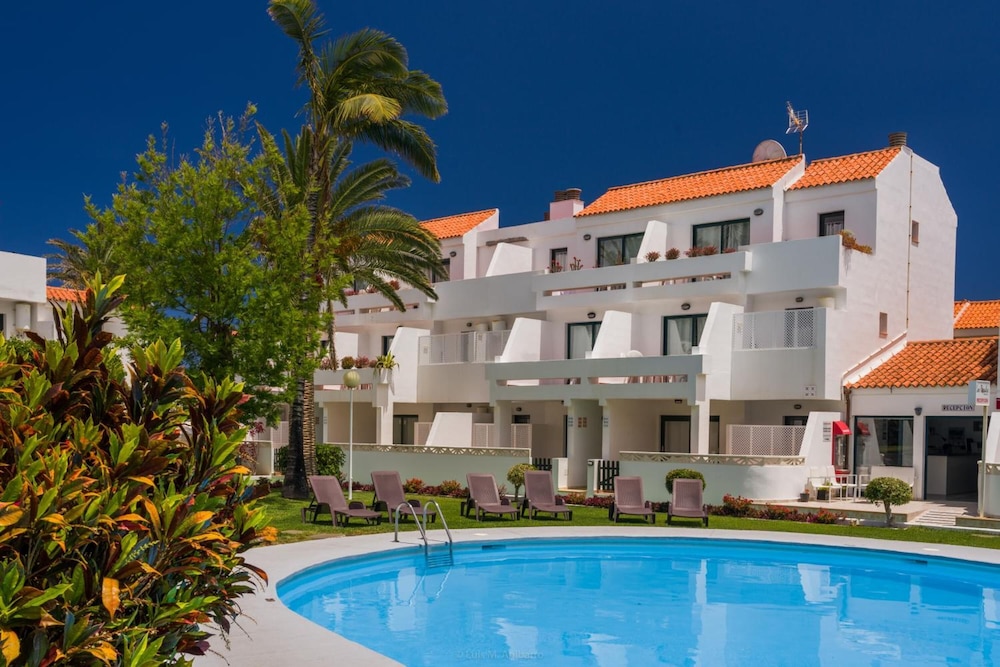 Apartamentos Los Rosales 7/75