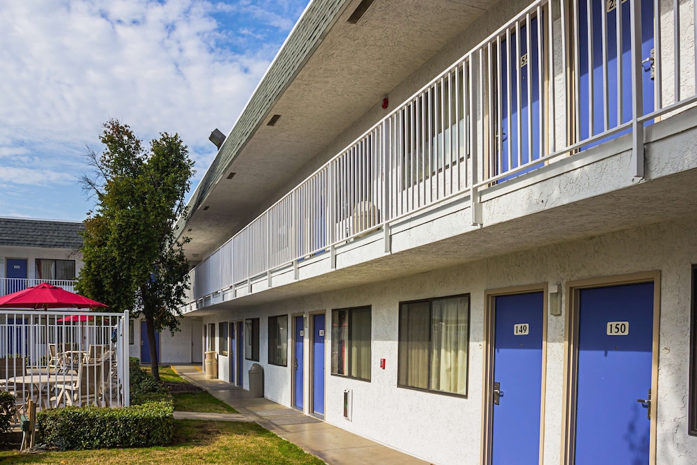 Motel6 Porterville, CA 10/57