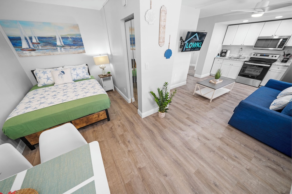 Beachside Garden Apartments By Lowkl 33/50