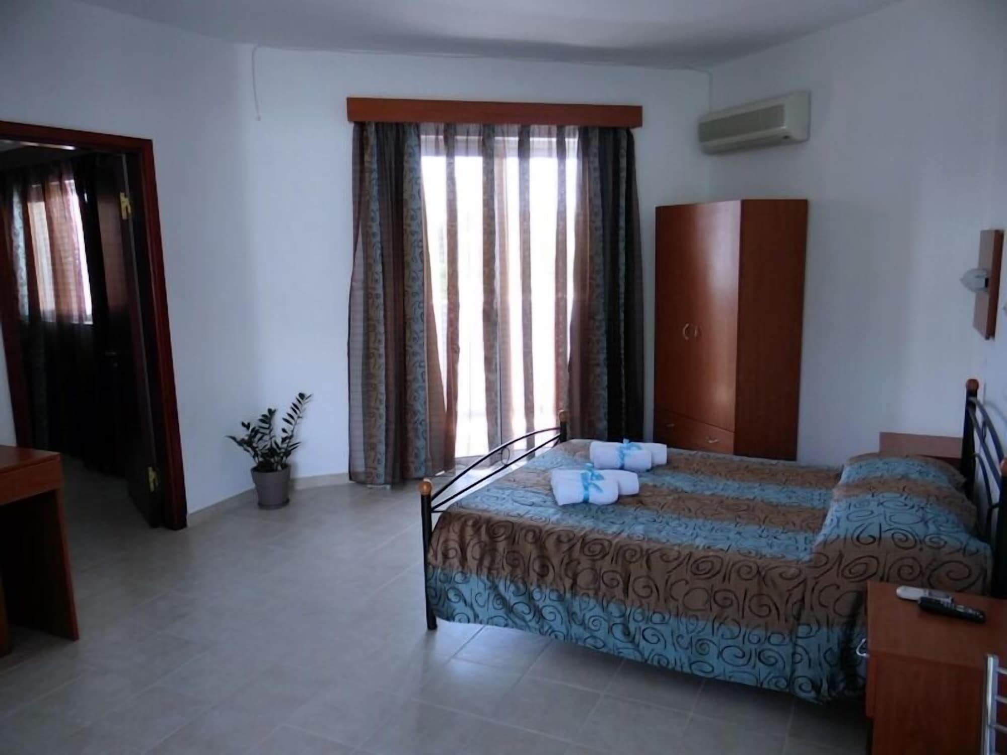 2 BEDROOMS, APARTMENT