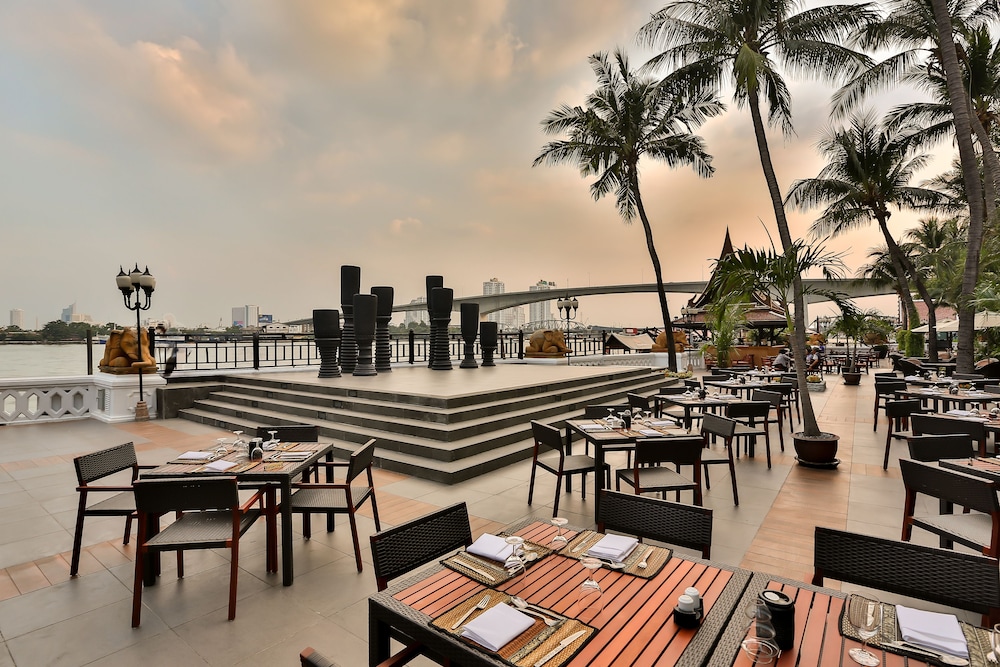 Anantara Riverside Bangkok Resort 30/43