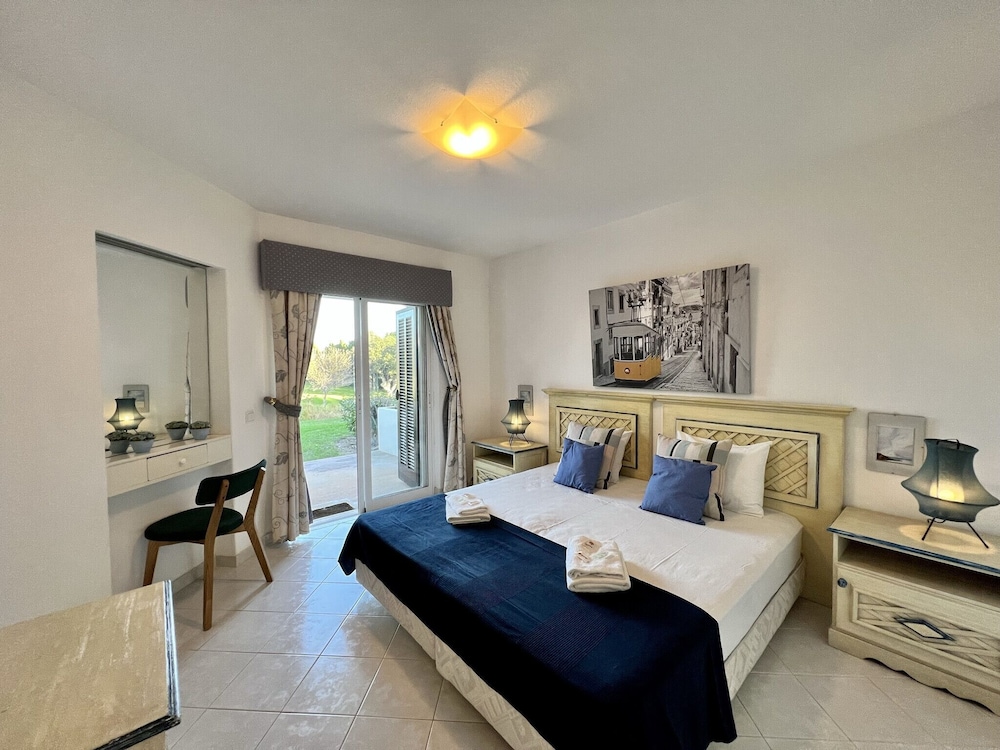 Balaia Golf Village 28/94