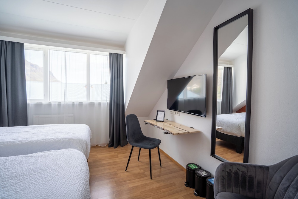 غرفة قياسية بسرير مزدوج أو سريرين منفصلين، Hotel Breiodalsvik 8/10